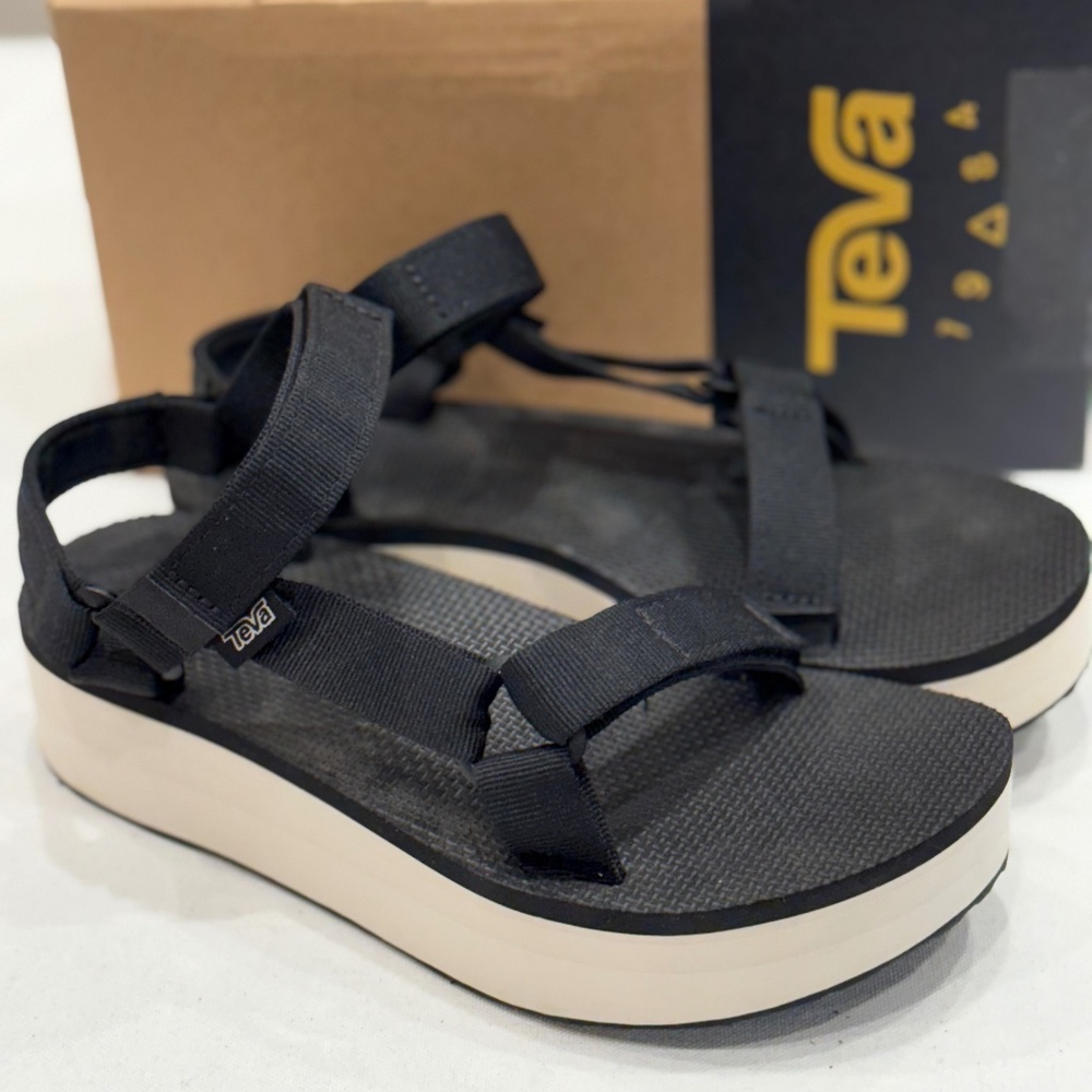Teva Women's Flatform Universal Sandals Size 8 Color Black/ Tan